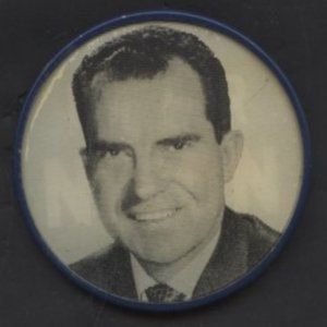 VINTAGE 1960 RICHARD NIXON PRESIDENTIAL FLICKER PIN BACK BUTTON